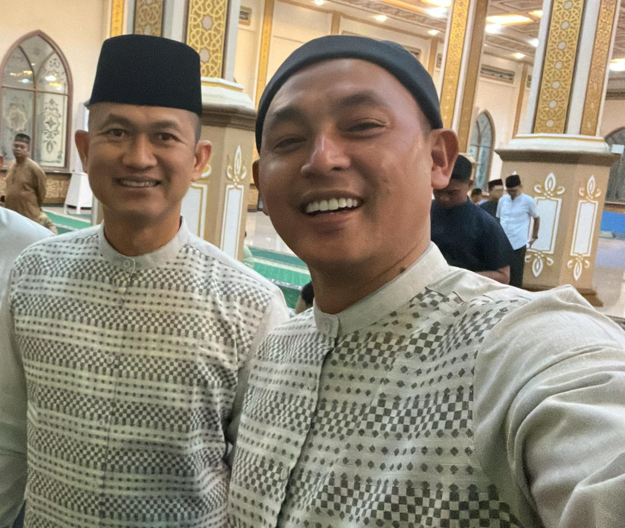 AKRAB: Kapolres Kapuas Hulu AKBP Hendrawan saat bersama mantan Wakil Bupati Kapuas Hulu Wahyudi Hidayat.