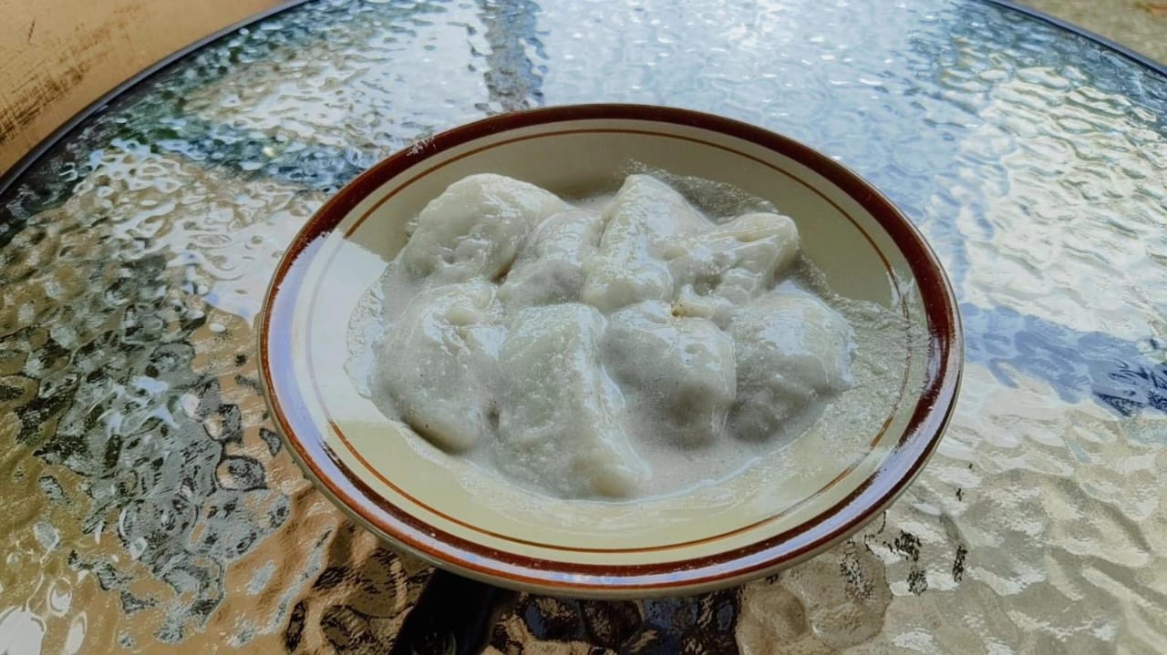 KHAS: Kue epok-epok dengan kuah santan siap dijadikan santapan berbuka puasa.