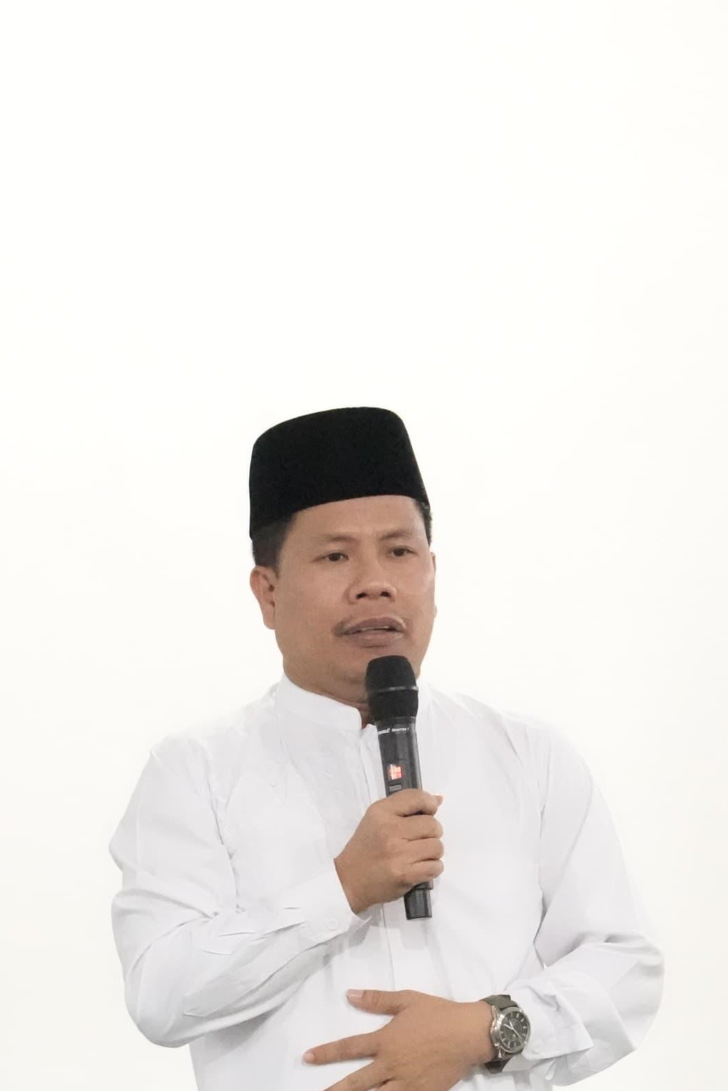 Pemkab Sambas dukung penghafal alquran dengan hadiah umroh dan program keagamaan.