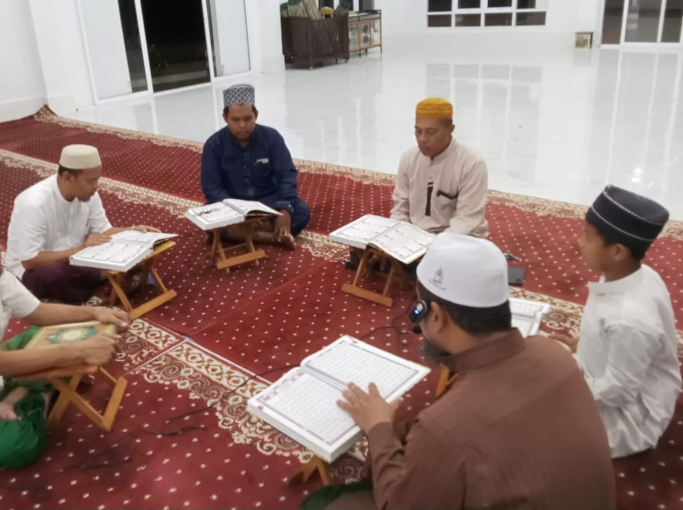 Masjid dan mushola di Sambas laksanakan tadarus Alquran selama Bulan Suci Ramadan.