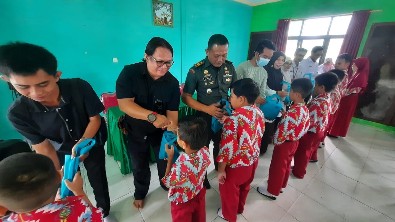 MBG: Peluncuran program Makanan Bergizi Gratis (MBG) resmi diluncurkan di Kecamatan Sukadana, Kabupaten Kayong Utara.