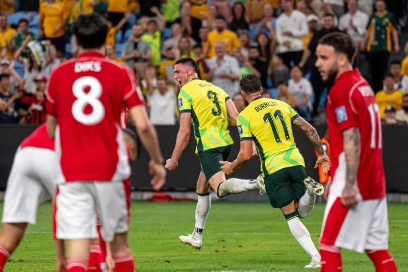 Pemain Australia, Miller merayakan gol ke gawang Indonesia pada laga Kualifikasi Piala Dunia 2026 zona Asia di Sydney Australia, Kamis (20/03/2025).