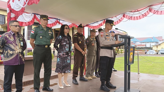 OPERASI : Apel gelar pasukan operasi Ketupat Kapuas yang digelar oleh Polres Kapuas Hulu.