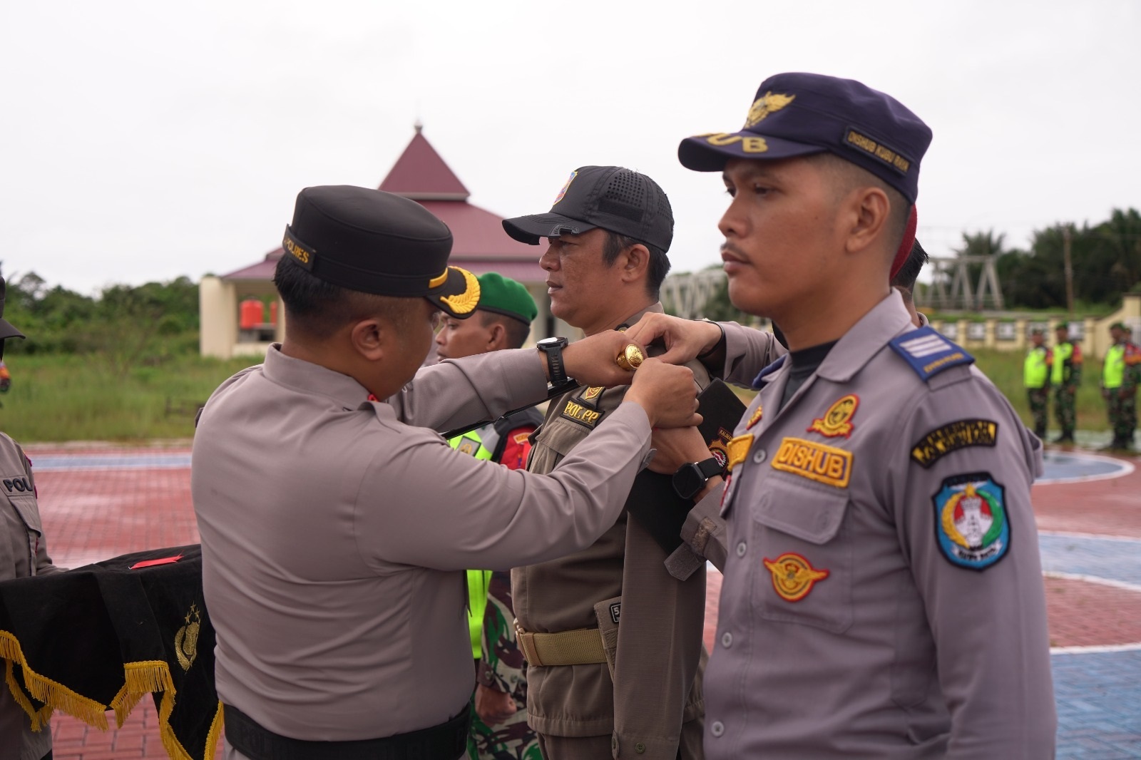 Gelar Pasukan Operasi Ketupat Kapuas 2025 di halaman Mapolres Kubu Raya, Kamis (20/3).