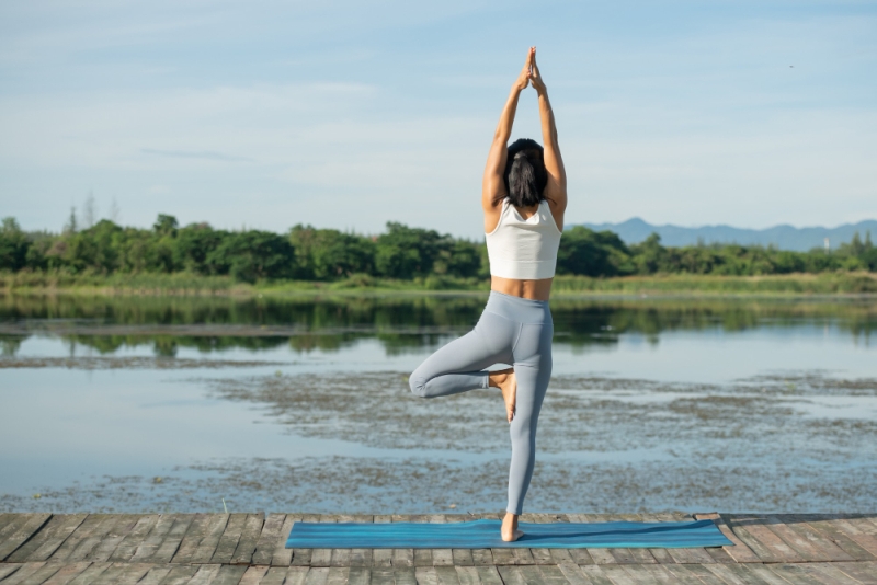 Ilustrasi oleharga Yoga yang dapat menjaga kesehatan fisik dan mental.