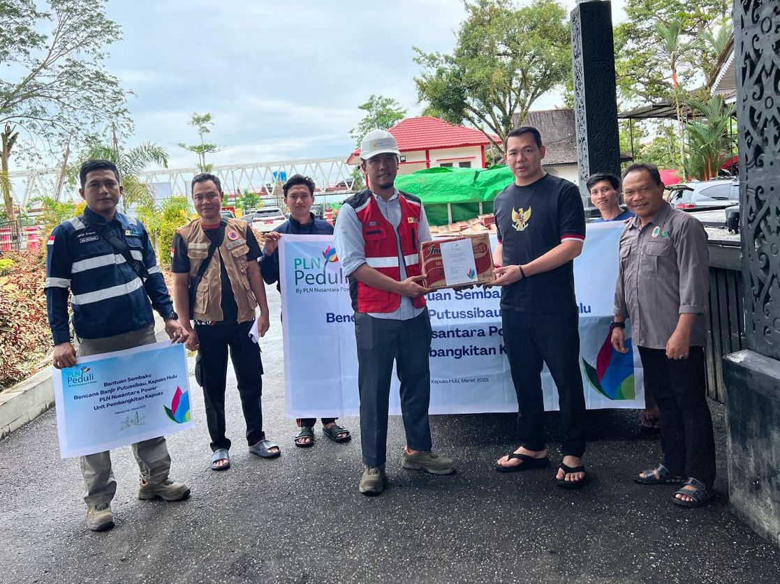 PLN Peduli by PLN Nusantara Power melalui PLN Nusantara Power Unit Pembangkitan Kapuas (PLN NP UP Kapuas) menyalurkan 300 paket sembako pada Sabtu (22/3/2025).