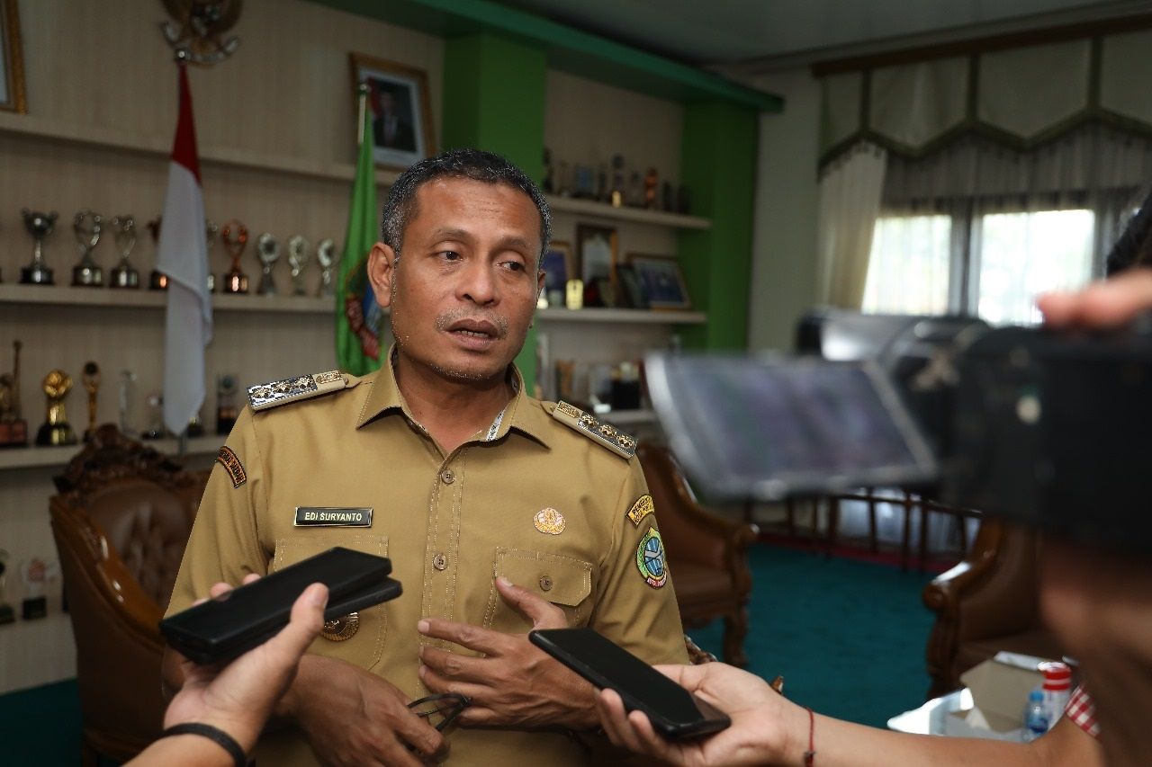 SAMPAIKAN KESAN: Edi Suryanto menyampaikan kesannya kala menjabat Pj Wali Kota Pontianak periode November 2024-Februari 2025.