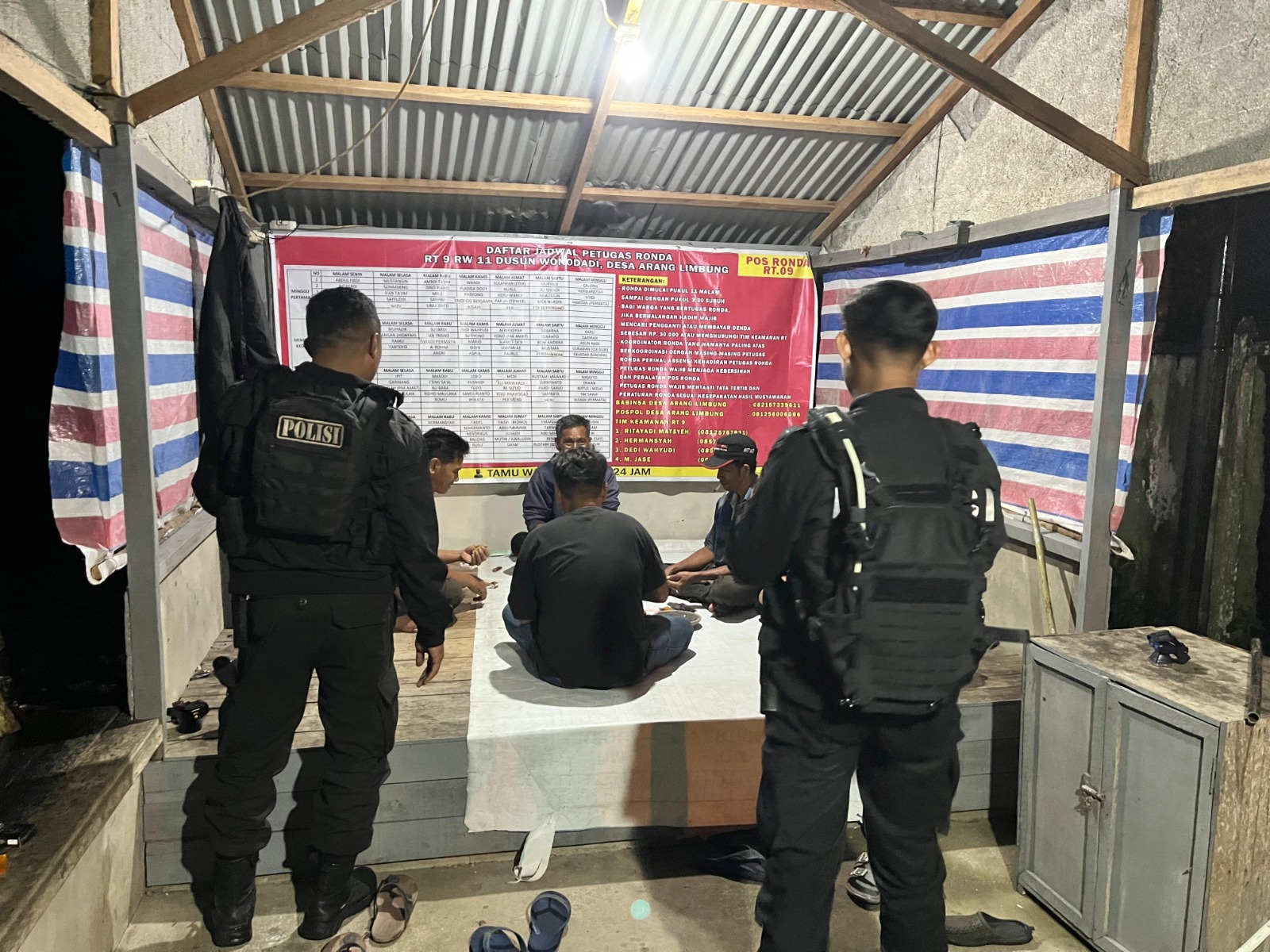 PATROLI: Sejumlah personel Polres Kubu Raya melakukan patroli disejumlah titik rawan di wilayah hukum Polres Kubu Raya.