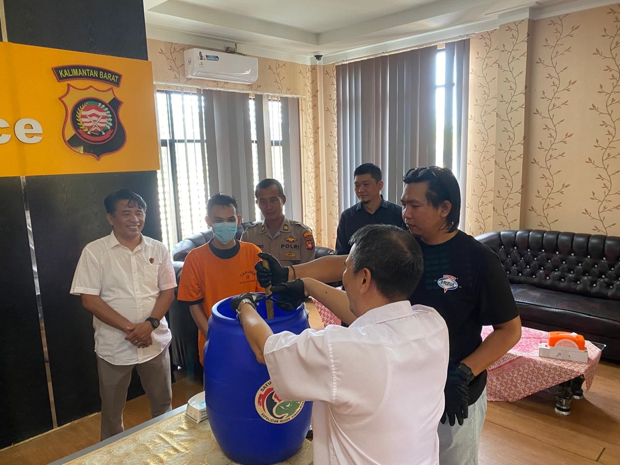 PEMUSNAHAN: Polres Singkawang menggelar pemusnahan barang bukti narkotika jenis sabu, Rabu (26/3).