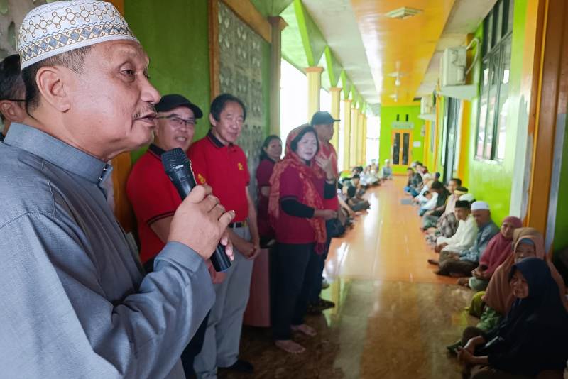 Organisasi sosial Ai Xin dan Pontianak Post kembali menunjukkan kepeduliannya terhadap masyarakat yang membutuhkan dengan menggelar kegiatan berbagi kasih di bulan suci Ramadan.