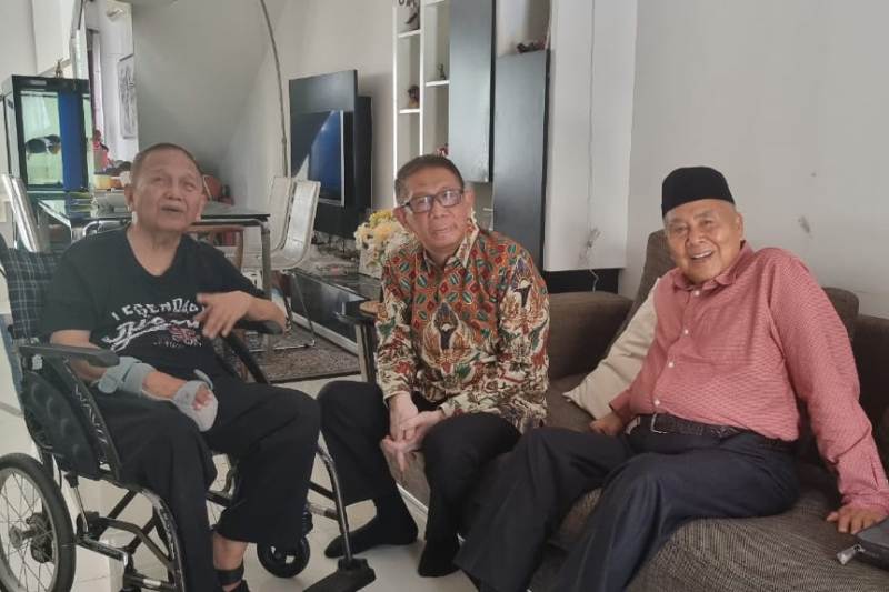 Sutarmidji saat bersilaturahmi ke rumah Tabrani Hadi, didampingi Muhammad Akip.