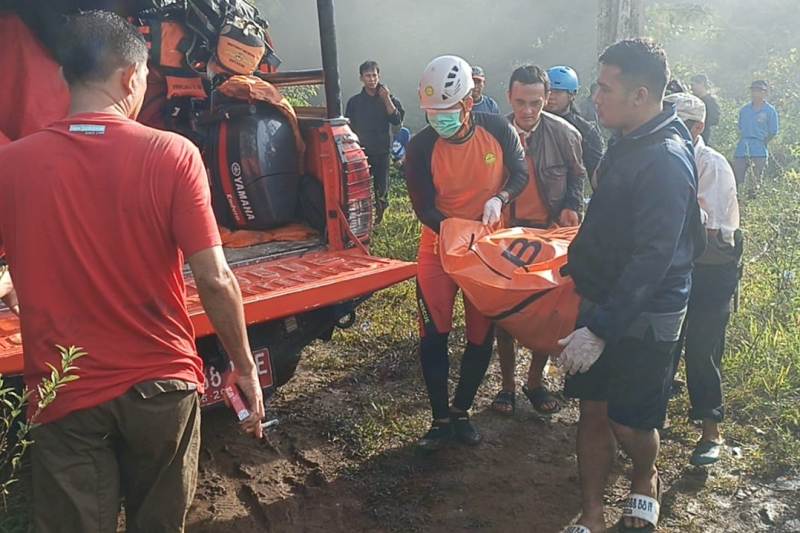 Korban hanyut ditemukan setelah upaya pencarian tanpa henti selama lebih dari 16 jam di aliran deras Riam Marum pada Senin (7/4).