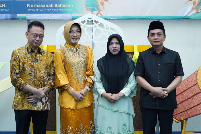 SILATURAHMI: Wali Kota dan Wakil Wali Kota beserta istri saling berkunjung untuk silaturahmi di hari lebaran.