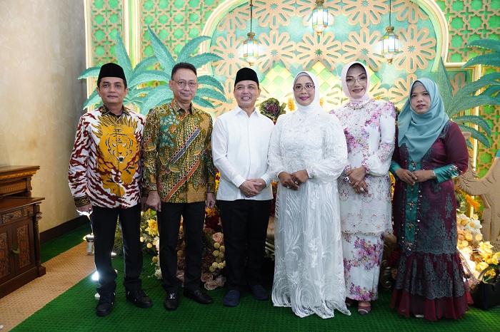 PENDOPO: Wali Kota dan Wakil Wali Kota Pontianak menghadiri gelar griya (open house) di Pendopo Gubernur Kalbar.