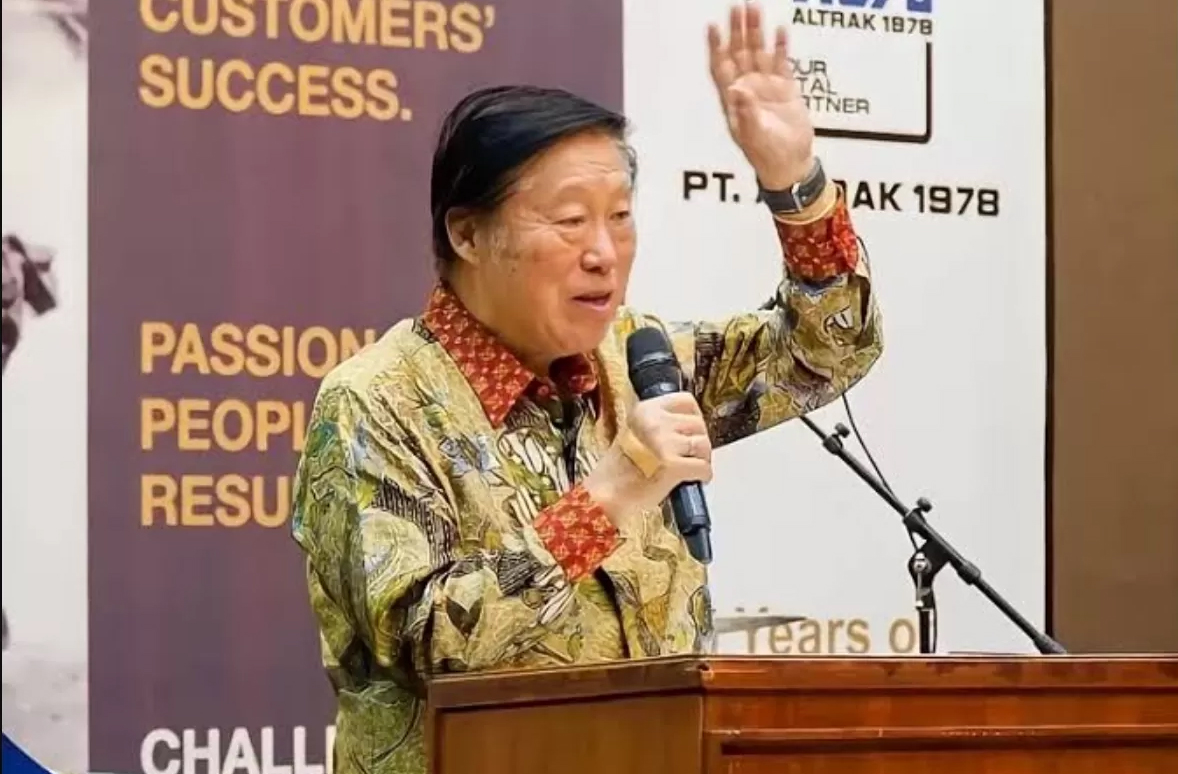 Murdaya Widyawimarta Poo