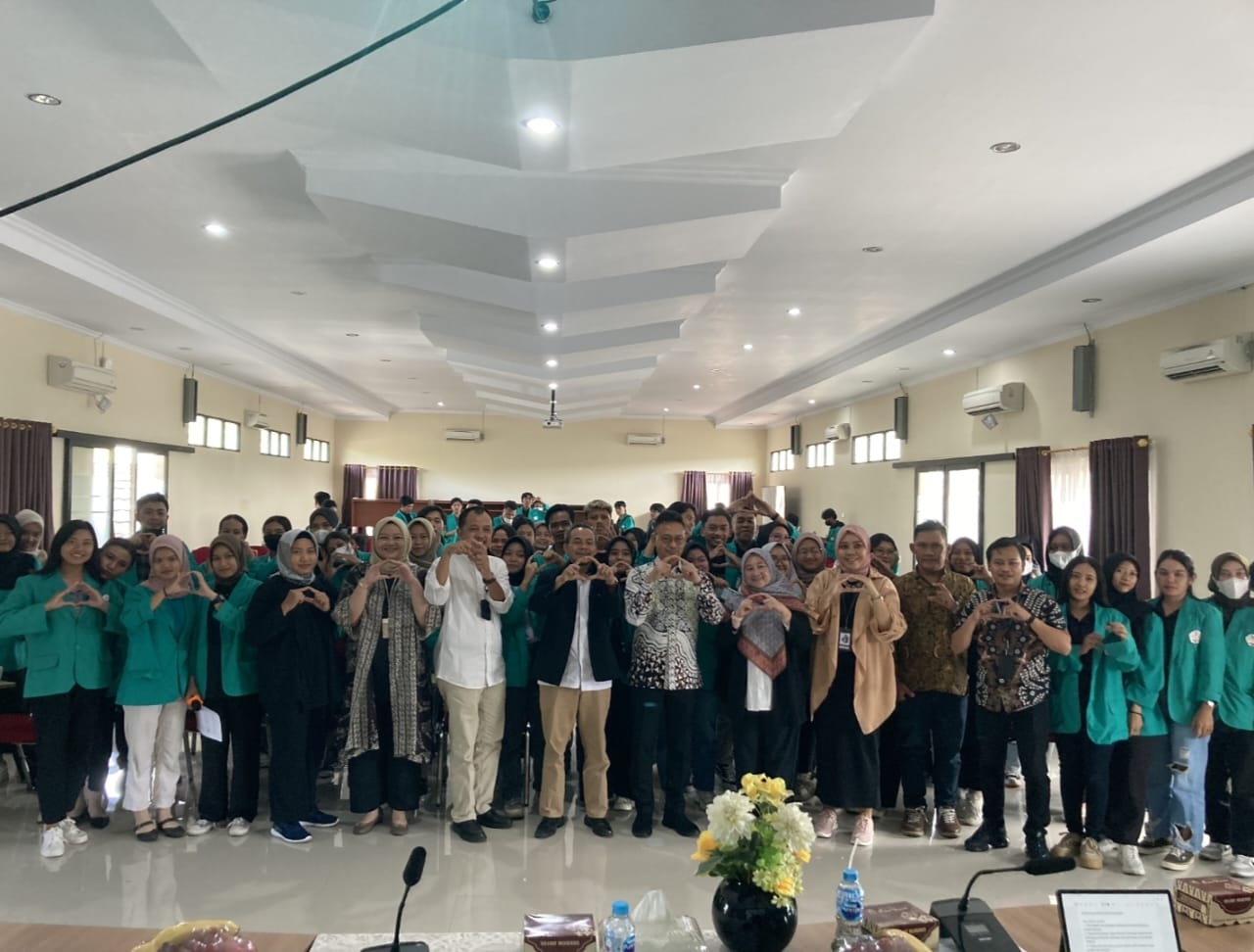 Foto bersama usai Kuliah Umum Universitas OSO yang dihadiri Wali Kota Pontianak Edi Kamtono, belum lama ini.