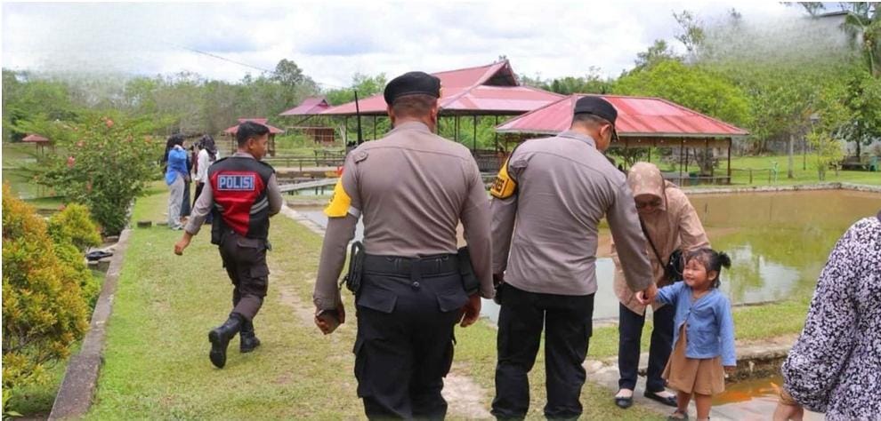 PATROLI : Polres Sintang tingkatkan pengawasan melalui patroli rutin di sejumlah objek wisata