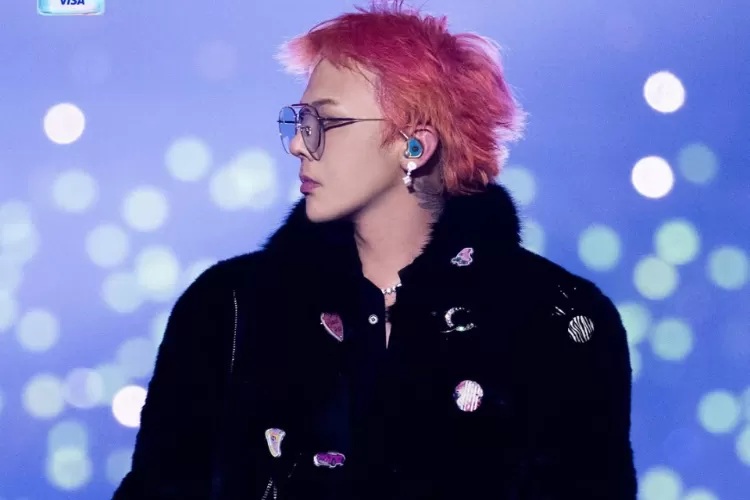 Susul The Beatles, G-Dragon menjadi artis K-pop pertama yang mengirim video dan musiknya ke luar angkasa.