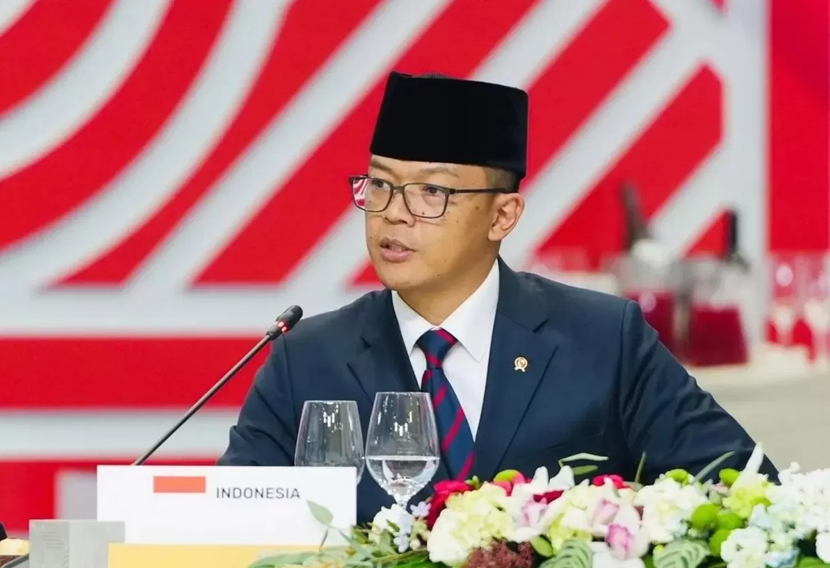 Menlu Sugiono