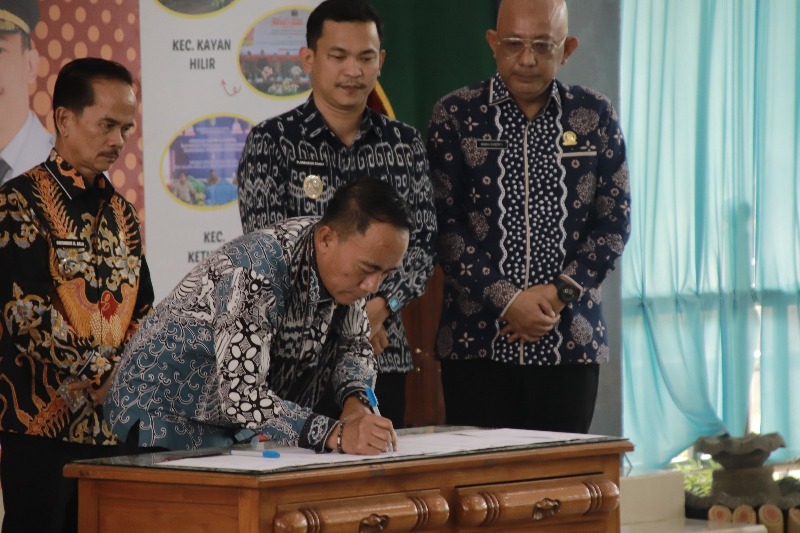 Krisantus Kurniawan menghadiri dan memberikan pengarahan pada pelaksanaan Musrenbang Tingkat Kabupaten Sintang, Jumat (11/4), di Pendopo Bupati Sintang.