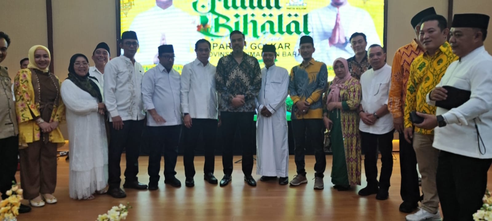 Pengurus DPD Golkar Kalbar, bersama Menteri UMKM RI, Maman Abdurahman menggelar acara Halal Bihalal Partai Golkar Kalbar, yang digelar Minggu(13/4) di Aula Kantor DPD Golkar Kalbar, Gedung Zamrud.
