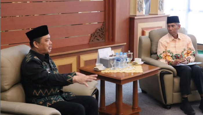 AUDIENSI: Gubernur Ria Norsan menerima audiensi Ketua Umum LPTQ Kalbar Andi Musa bersama jajaran Badan Wakaf Indonesia (BWI) Kalbar.