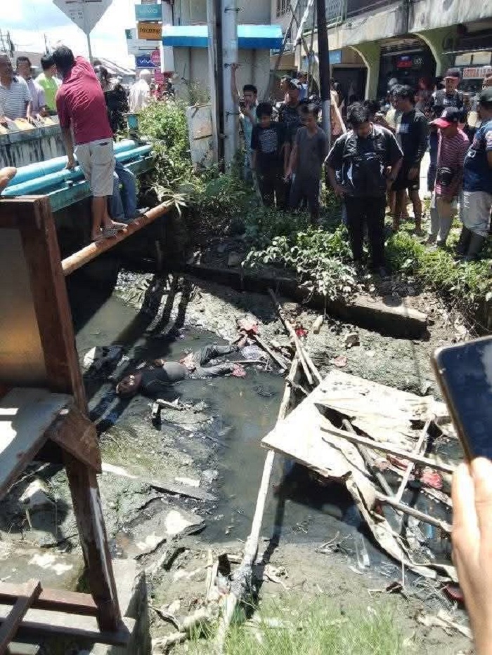 Warga dihebohkan penemuan mayat di pemangkat