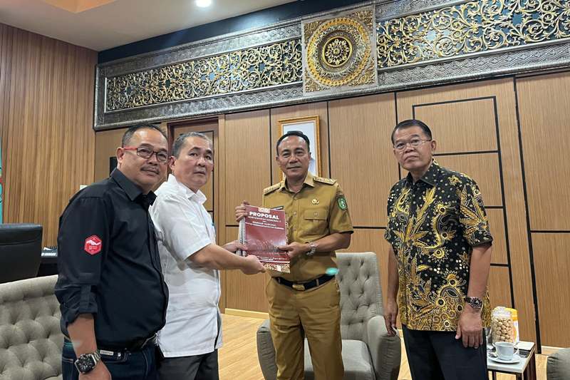 Panitia Munas ICDN Kalbar bertemu dengan Wagub Kalbar Krisantus Kurniawan pada Senin (14/4/2025).