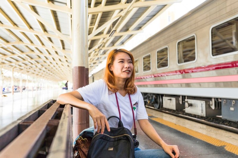 Ilustrasi seorang yang hobi travelling.