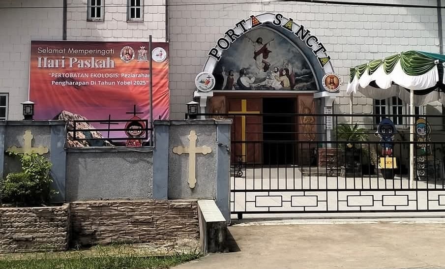 PASKAH: Gereja Katolik Kristus Raja Paroki Sambas menyambut Pekan Suci Paskah.