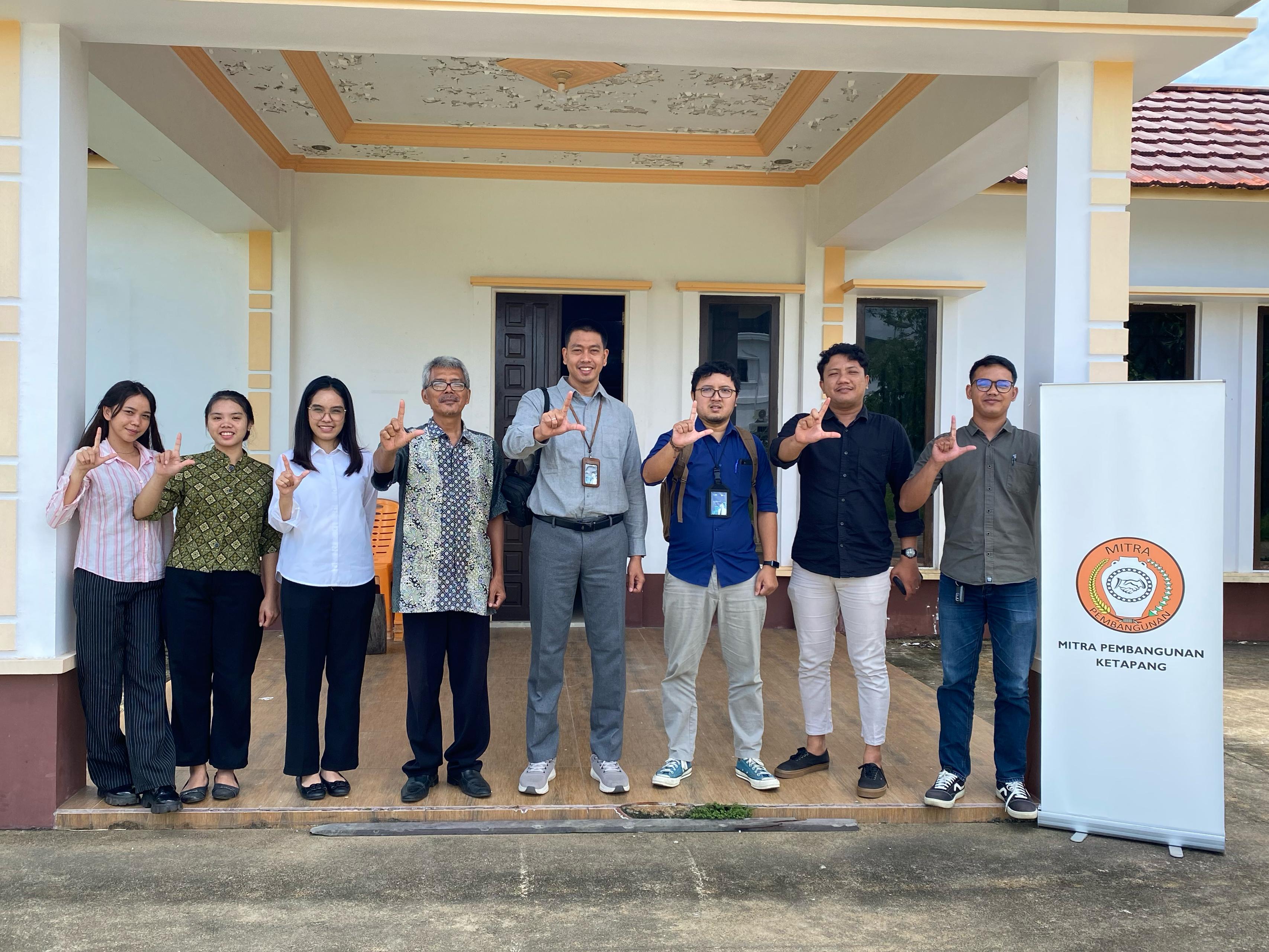 PLN UP3 Ketapang, diwakili Wagimin, melaksanakan Survei Program TJSL 2025 untuk Restorasi Mangrove dan Silvofishery demi kesejahteraan masyarakat.