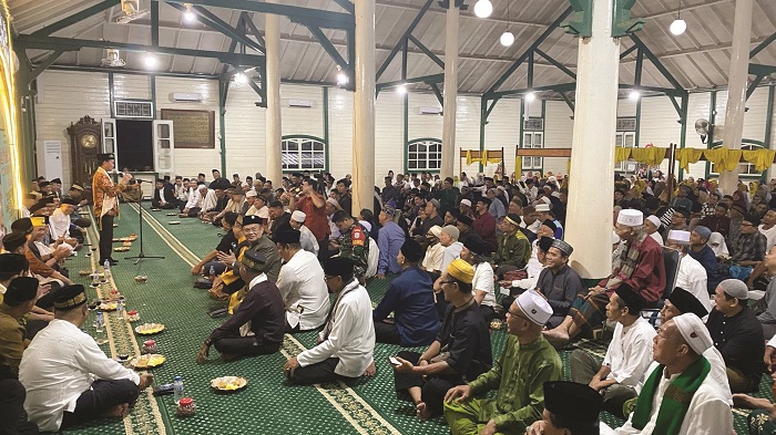 PERSAUDARAAN : Silaturahmi antarormas Islam pererat persaudaraan di Sintang.