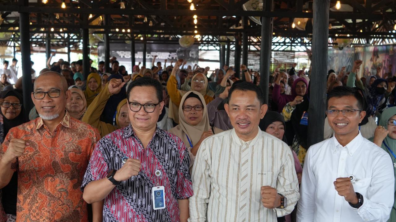 Sosialisasi Program MBG di Weng Coffe, Jl. Moh. Sohor, Akcaya, Kecamatan Pontianak Minggu, 20 April 2025.