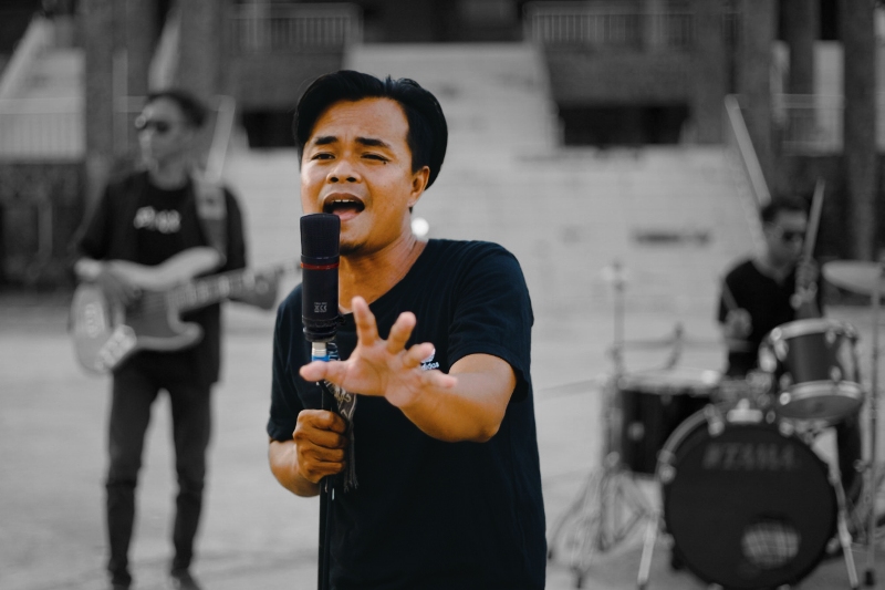Adi Bangai Undai, penyanyi dan pencipta lagu asal Sintang, Kalimantan Barat.
