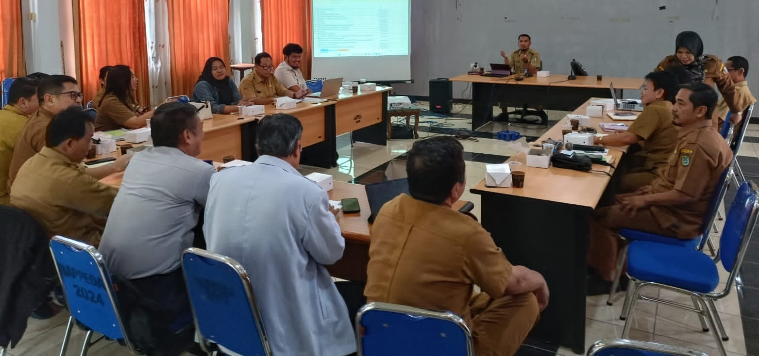 SUASANA : Suasana rapat pembahasan proyeksi pendapatan dan belanja daerah untuk Rencana Pembangunan Jangka Menengah Daerah (RPJMD) 2025&ndash;2029.