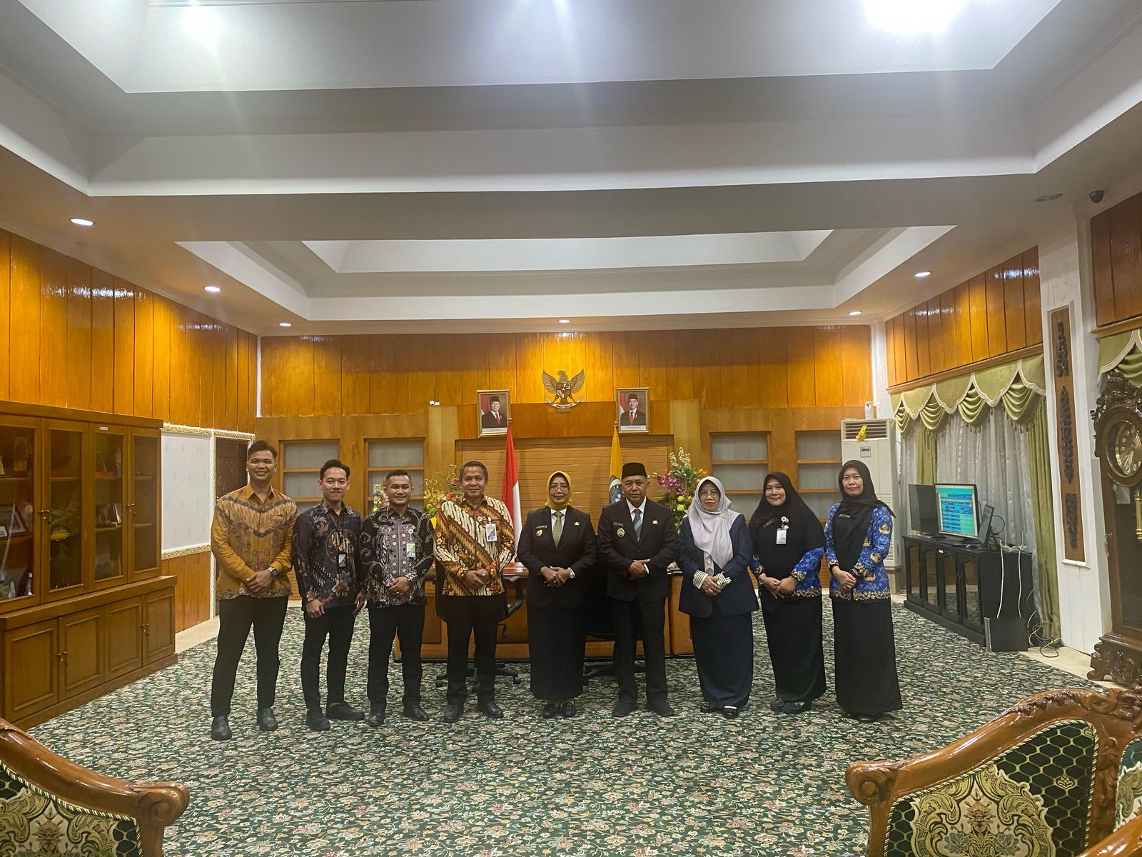 Foto bersama saat Pemerintah Kabupaten Mempawah menerima audiensi BPJS Ketenagakerjaan Cabang Pontianak.