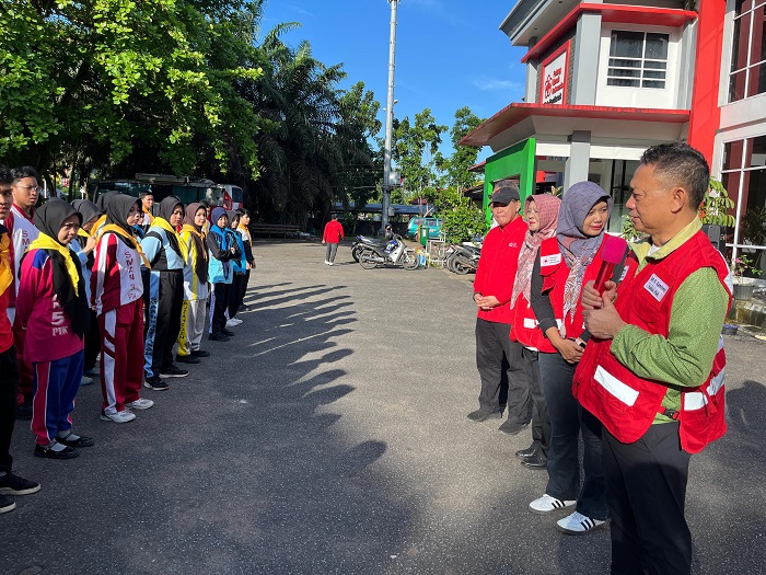 SAMBUTAN: Wali Kota Pontianak Edi Rusdi Kamtono saat memberikan sambutan kepada siswa peserta pelatihan.
