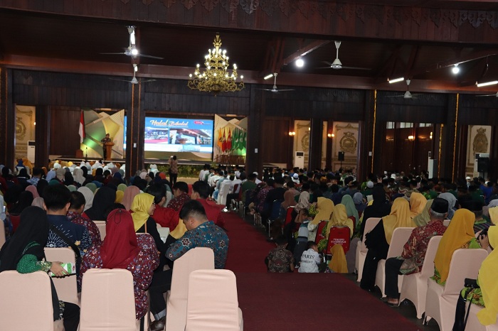 Halalbihalal Keluarga Besar Muhammadiyah sekaligus acara pelepasan calon jemaah haji dari KBIHU Muhammadiyah Kalbar, di Pendopo Gubernur Kalbar, Jumat (25/4) sore.