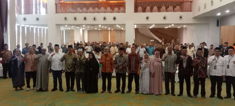 REUNI AKBAR: Suasana Reuni Akbar dan Halal Bihalal Ikatan Alumni (IKA) Sekolah Teknik Menengah Transisi/STM 2/SMKN 4 Pontianak, Sabtu (26/4).