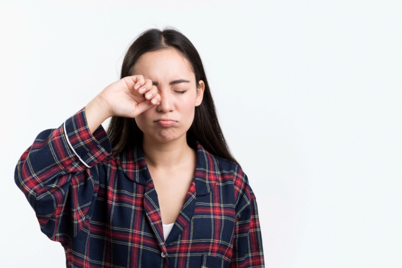 Ilustrasi mengucek mata.