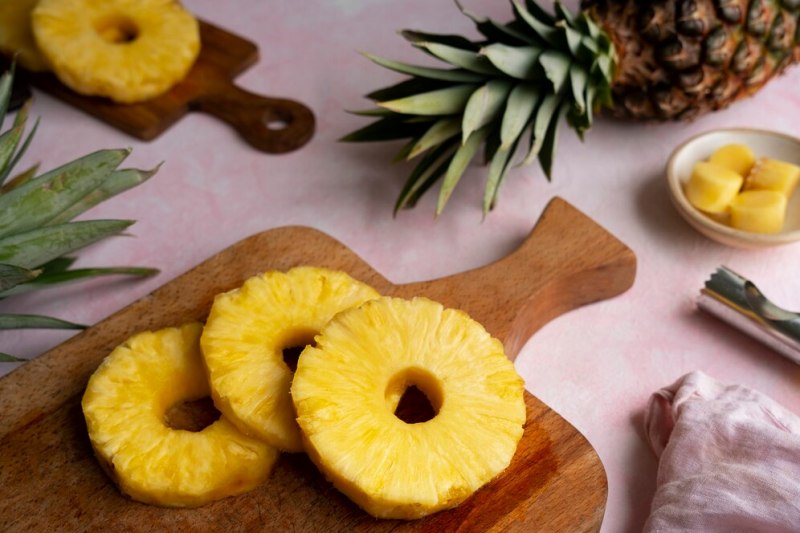 Ilustrasi buah nanas.