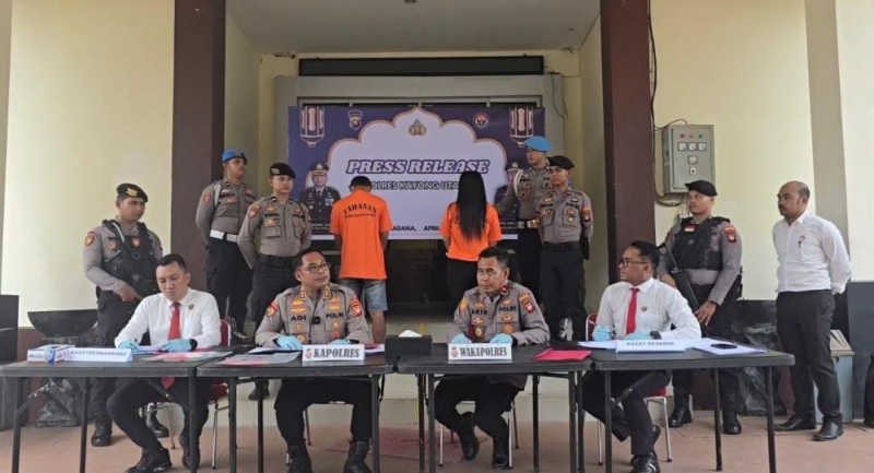 Polres Kayong Utara menggelar konferensi pers terkait kasus kekerasan terhadap anak di Kabupaten Kayong Utara, Jumat (2/5/2025).