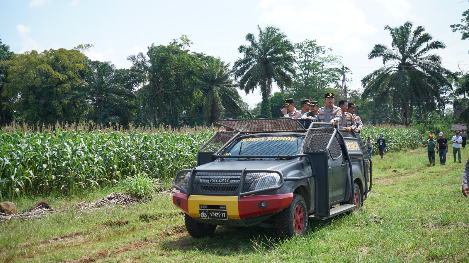 Wakapolda Kalbar Brigjen Pol. Roma Hutajulu kesiapan pelaksanaan Panen Raya Jagung Serentak Tahap dua di Lanud Harry Hadisoemantri Sanggau Ledo, Bengkayang pada Jumat (02/05/2025) lalu.