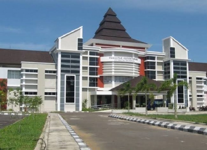 BEASISWA: Gedung Fakultas Kedokteran Untan. Pemerintah Kabupaten Kapuas Hulu menggelontorkan beasiswa sebesar Rp1,7 miliar bagi siswa berprestasi untuk kuliah di sana.