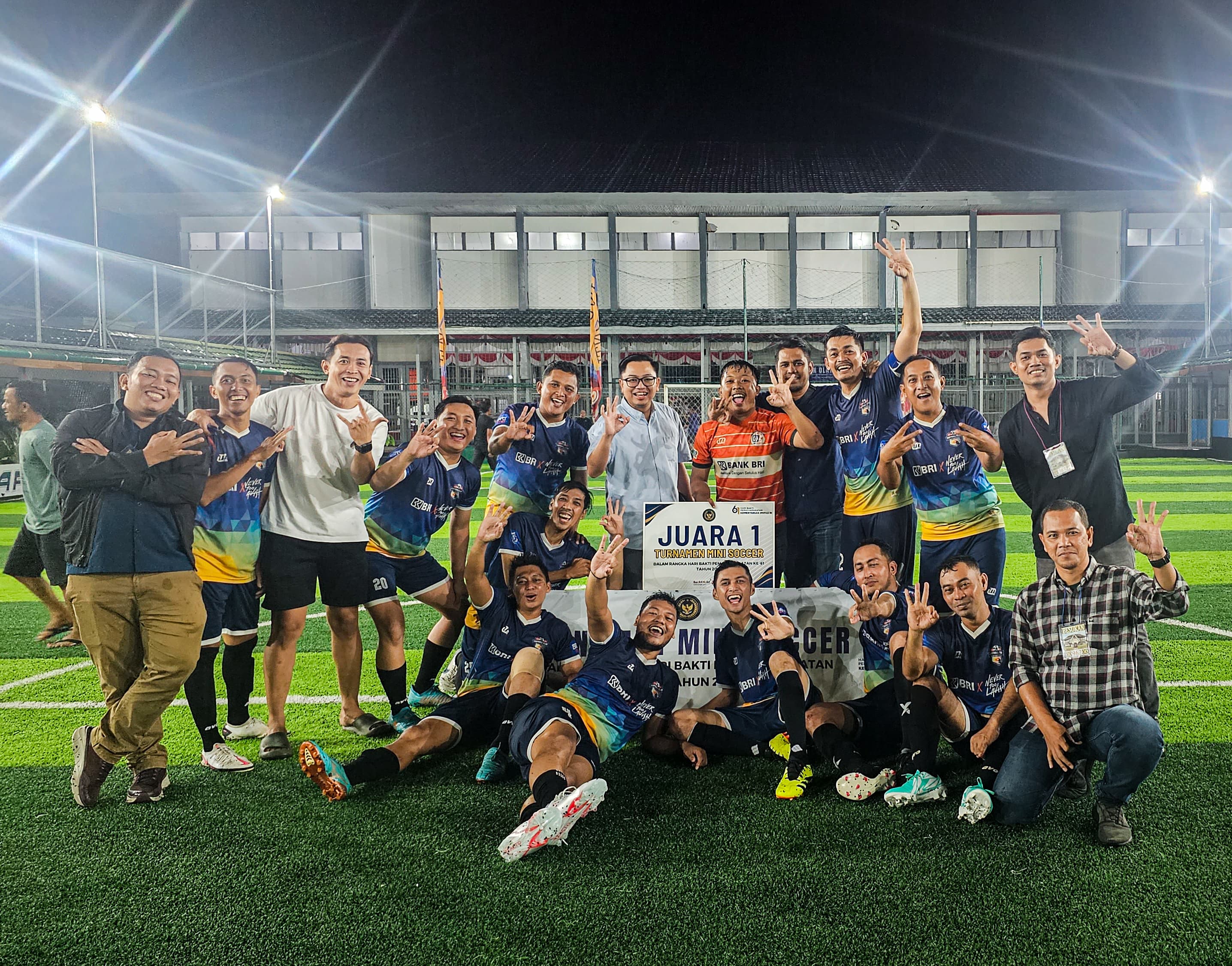Euforia kemenangan laga persahabatan MiniSoccer.