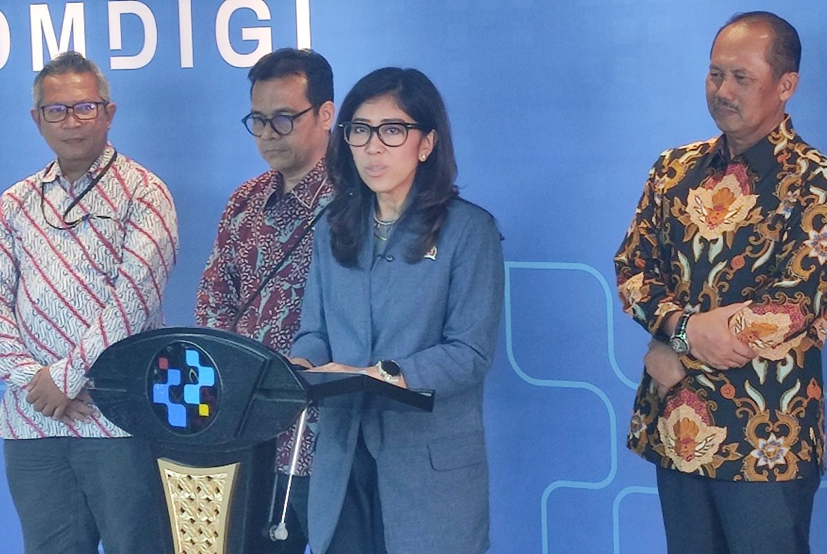 Menteri Komunikasi dan Digital (Menkomdigi) Meutya Hafid di Kantor Komdigi, Jakarta Pusat, Kamis (17/4).