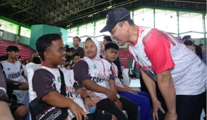 SAPA: Gubernur Kalimantan Barat Ria Norsan saat menyapa penyandang disabilitas di ajang Talent Scouting and Identification National Paralympic Committee Indonesia (NPCI) Kalbar Tahun 2025.