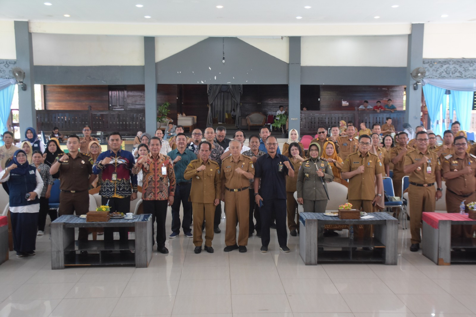 PERLINDUNGAN : Pemkab Sintang berikan perlindungan jaminan sosial ketenagakerjaan selama 12 bulan untuk 4.500 pekerja di sektor perkebunan kelap sawit.