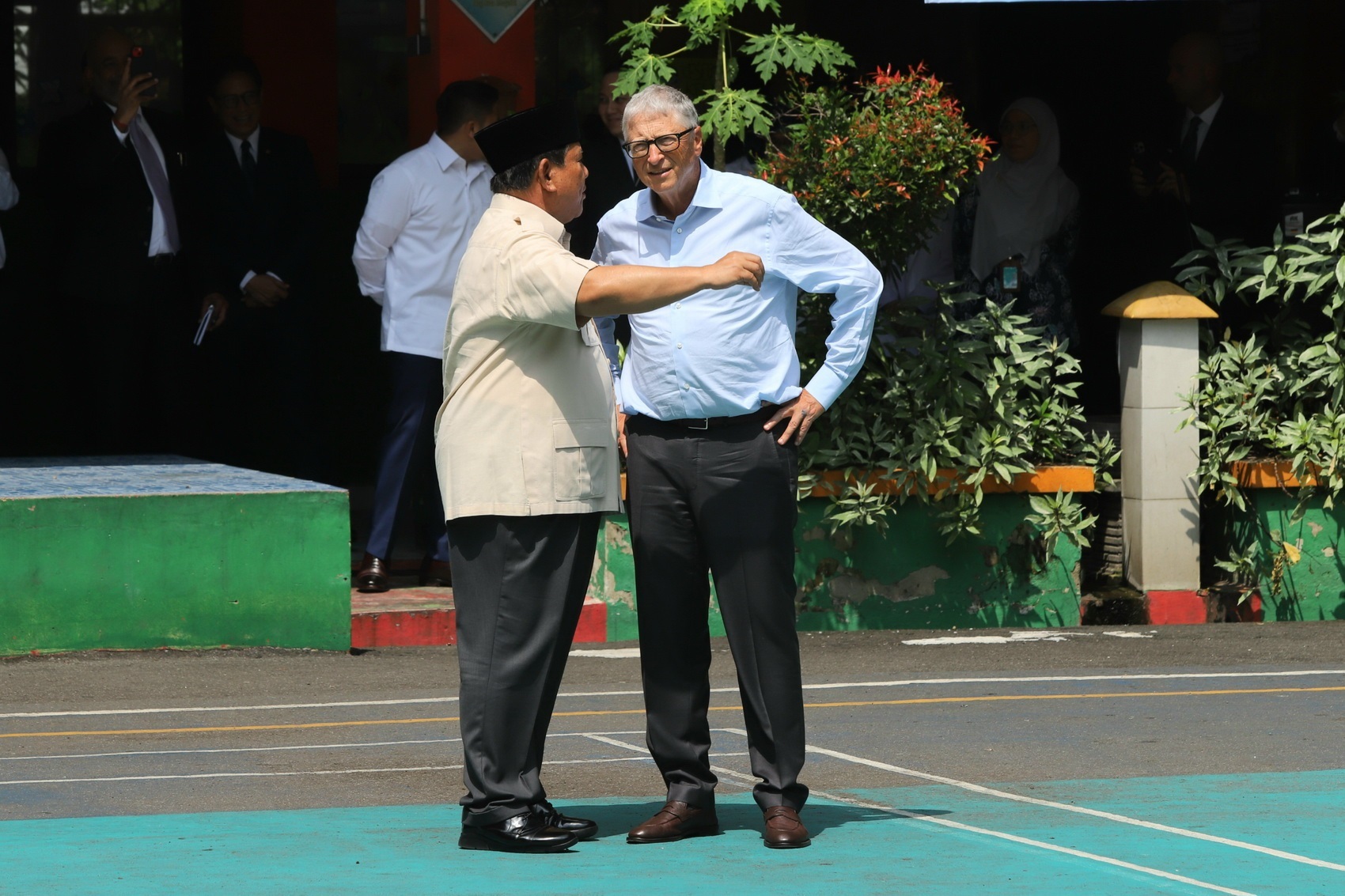 KEMBANGKAN VAKSIN: Pendiri Microsoft Bill Gates bertemu Presiden Indonesia, Prabowo Subianti di Jakarta, kemarin (7/5). Bill Gates berencana mengembangkan vaksin tuberkolusis  melalui Gates Foundation