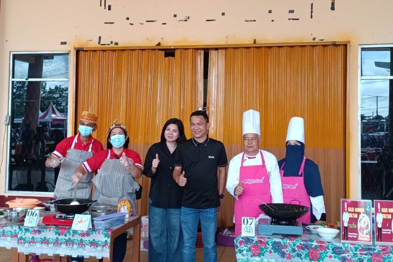 Nasi goreng efisiensi milik Pelaksana Tugas Kepala BPKAD Harisinto Linoh sukses meraih juara 1 diperingatan hari jadi Kabupaten Sintang ke-663.